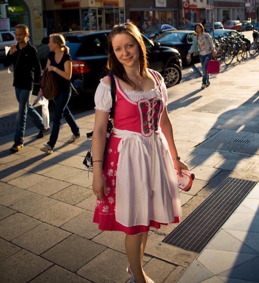 German Dirndl An Illustated Guide