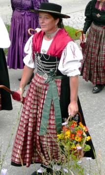 traditional-dirndl