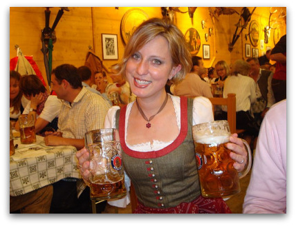 oktoberfest-cute-girl-beer