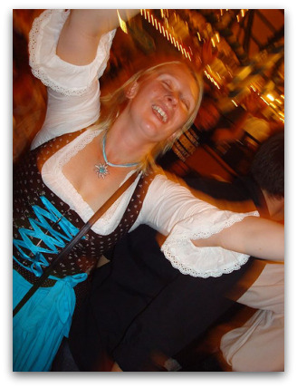 oktoberfest-girl-drunk