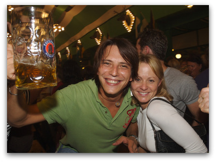 oktoberfest-happy-people