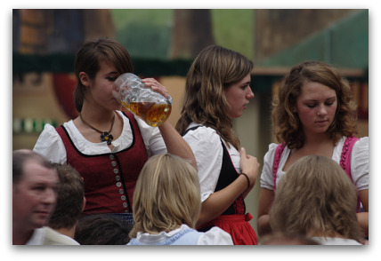 oktoberfest-hot-girls