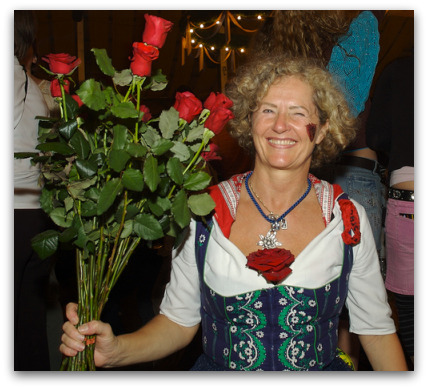 oktoberfest-lady-selling-flowers