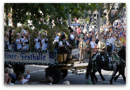 oktoberfest-parade-girls-on-cart