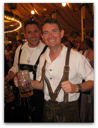 oktoberfest-two-guys-in-lederhosen