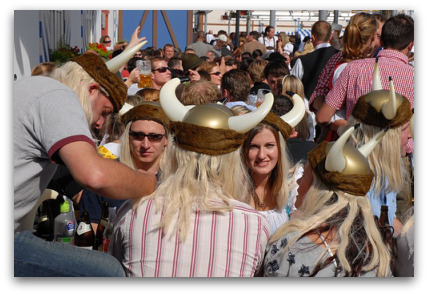 oktoberfest-vikings-girls-guys-horny-hats