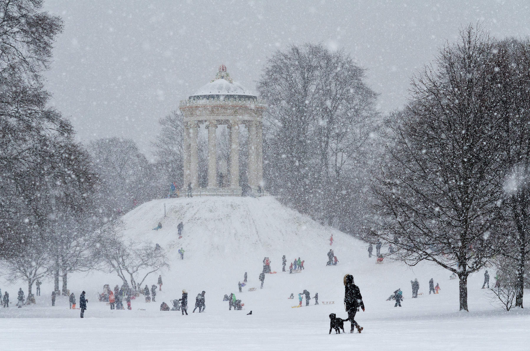 Snowing in Munich and I got no Louis Vuitton 