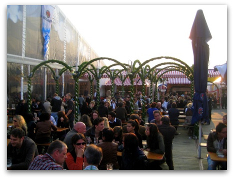 festival-munich-beer-garden