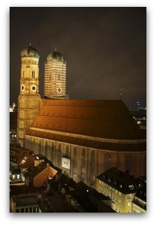 Frauenkirche by night