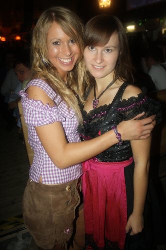 girls-together-at-a-german-festival