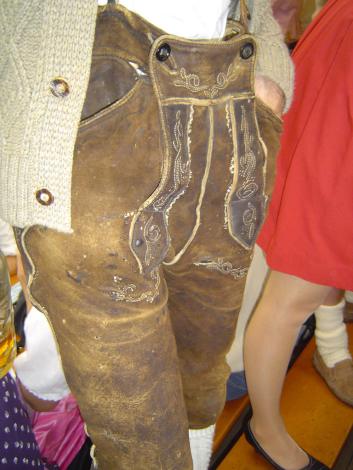 lederhosen-closeup