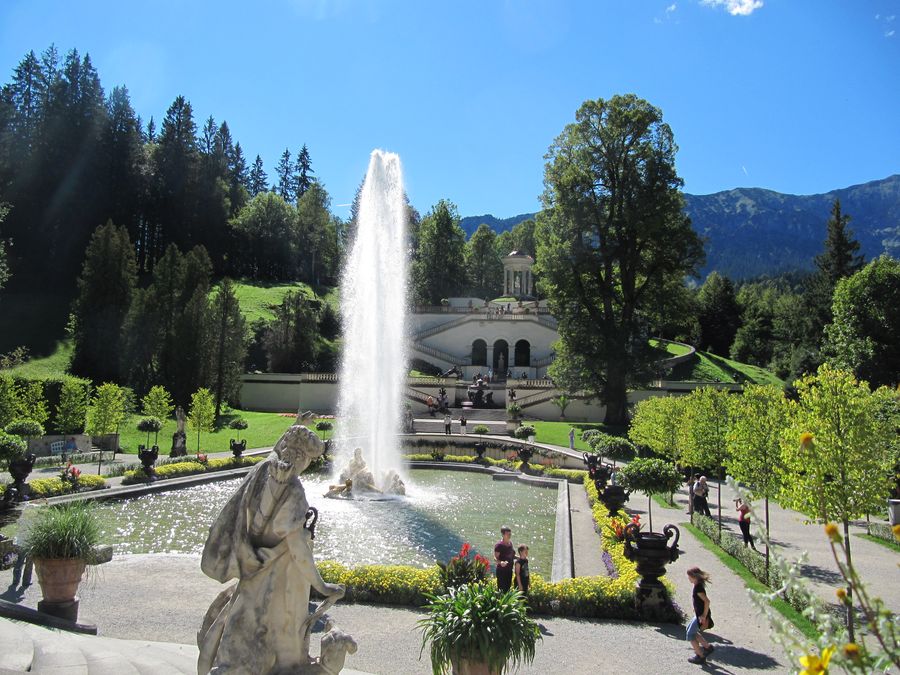 linderhof fountain