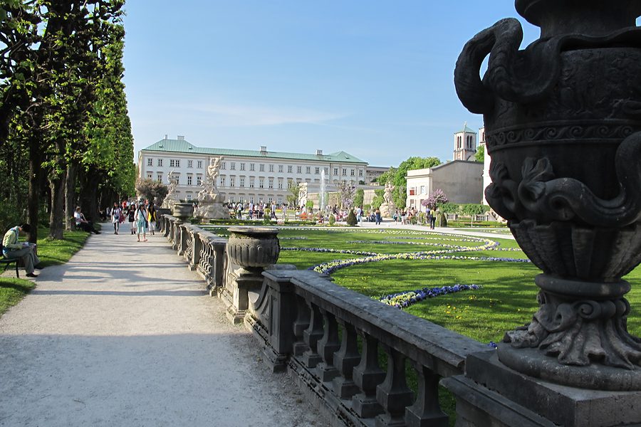 mirabell gardens balustrade