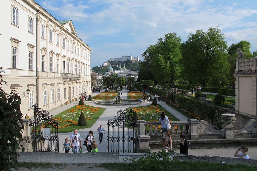 mirabell gardens salzburg