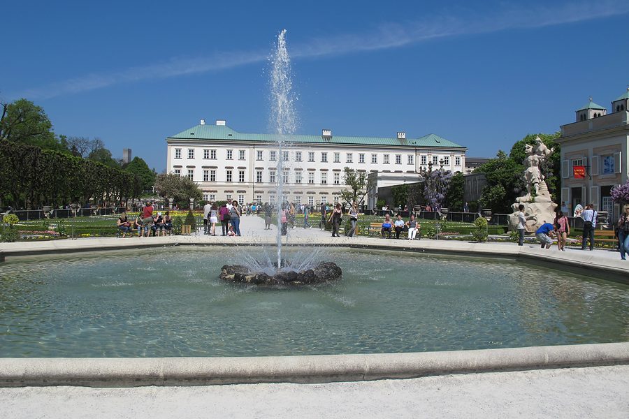 mirabell gardens fountain