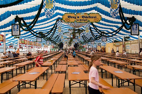 muenchener-fruhlingsfest-tent