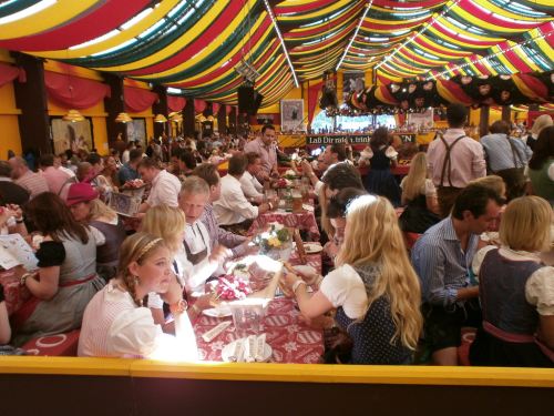munich-oktoberfest-2014-hippodrom-tent-oktoberfest