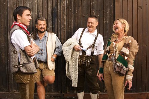 munich-oktoberfest-2014-lederhosen-band