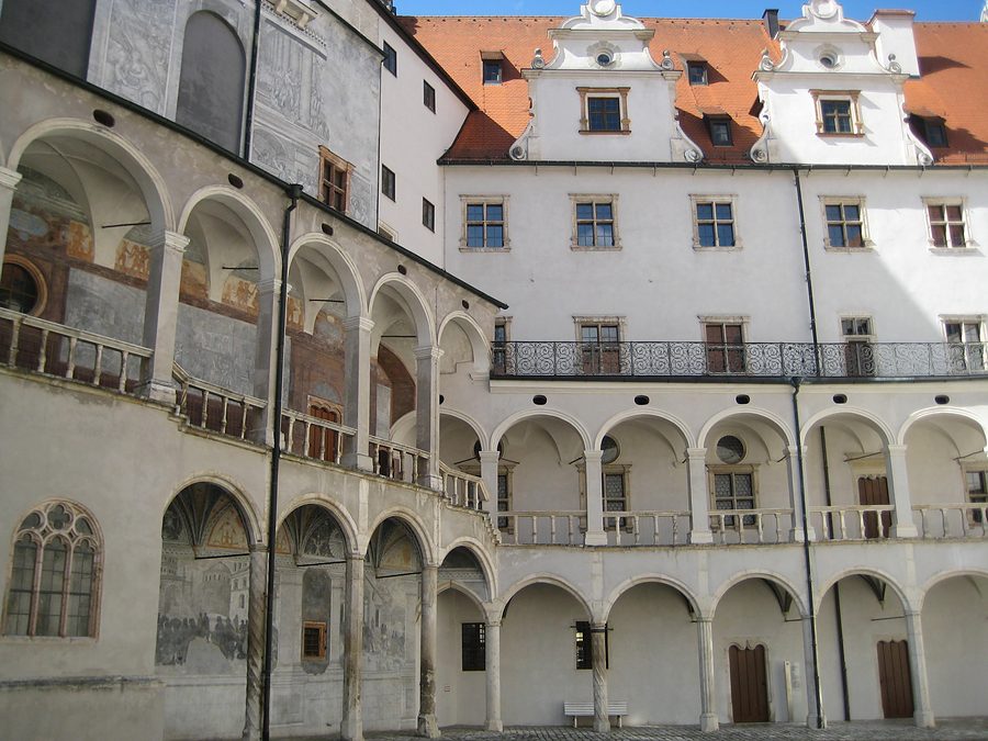 neuburg palace courtyard