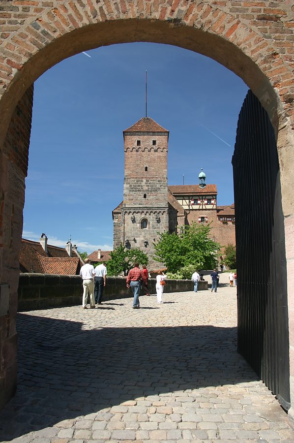 castle archway nuremberg