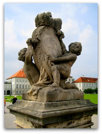 nymphenburg-munich-statue