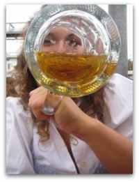oktoberfest-beer-girl