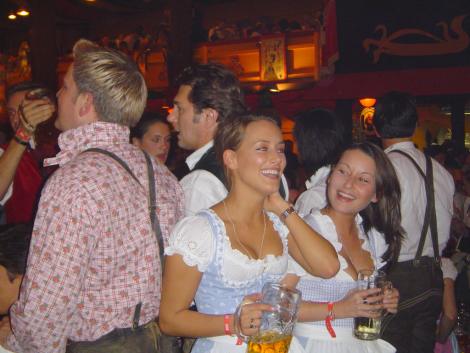 oktoberfest-girls-dirndls