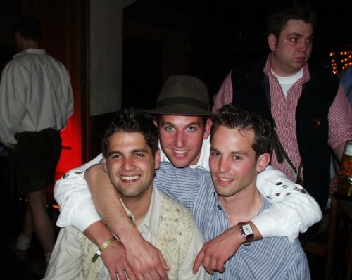 oktoberfest-guys-at-party