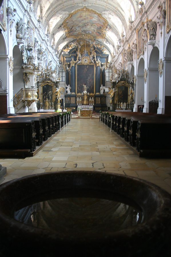 baroque church interior regensburg