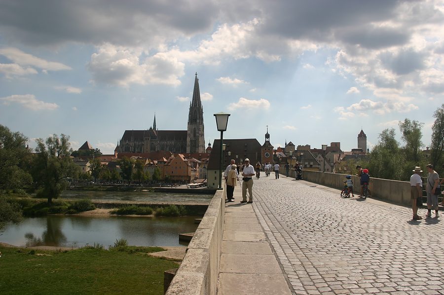 stone bridge regensburg