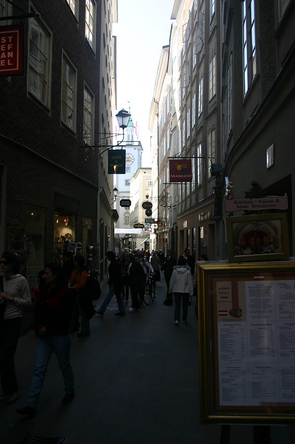 getreidegasse shops salzburg