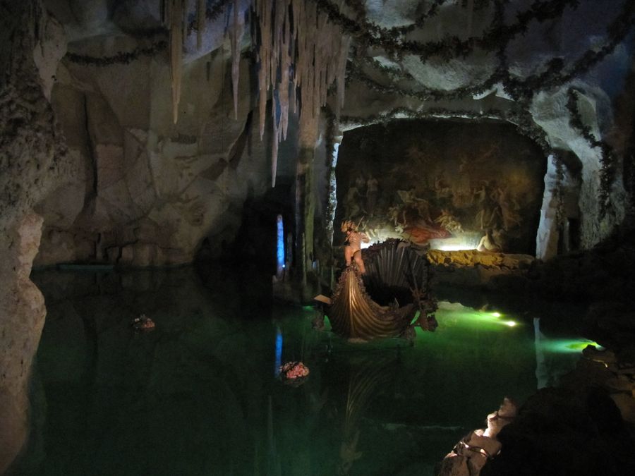 venus grotto lake shell boat