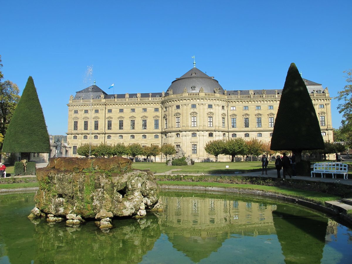 Fountain and clipped yews in the Wurzburg Hofgarten